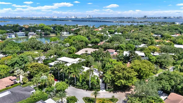 $4,300,000 | 520 Bay Point Road, Miami, FL 33137