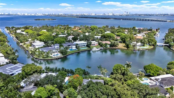 $4,300,000 | 520 Bay Point Road, Miami, FL 33137