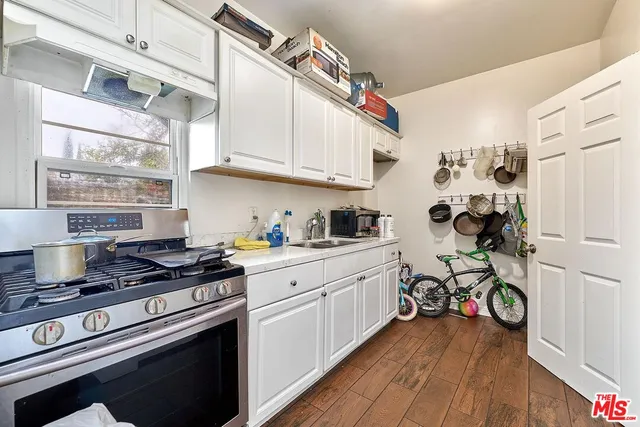 $849,800 | 182 East 35th Street, Los Angeles, CA 90011