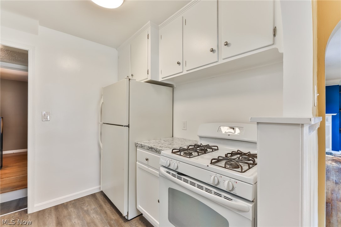 4185 Stilmore Road Cleveland, OH 44121 - Photo 12 of 35