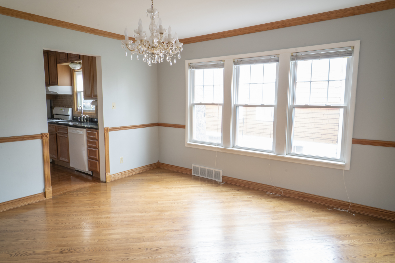 18141 Riegel Road Homewood, IL 60430 - Photo 5 of 36