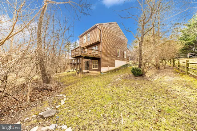 a view of an outdoor space and a yard