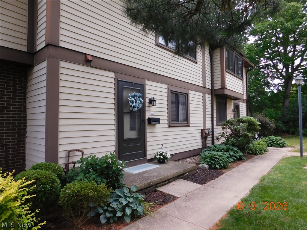 934 Hampton Ridge Drive Akron, OH 44313 - Photo 1 of 47
