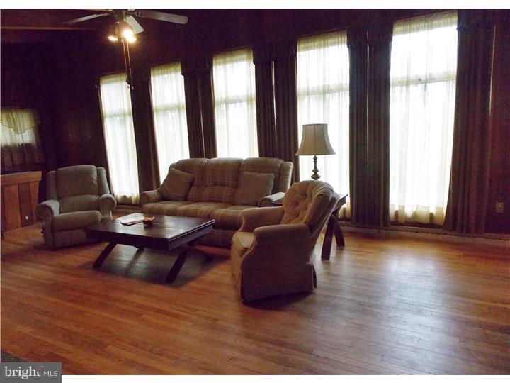 4507 Edges Mill Road Downingtown, PA 19335 - Photo 7 of 23 Living Room