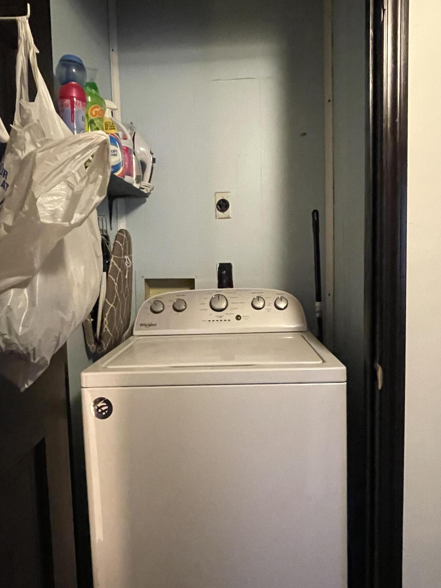 2122 Woodthrush Court Bushkill, PA 18324 - Photo 26 of 29 a utility room with dryer and washer