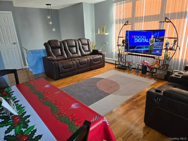 $719,999 | 1005 Broadway, Westbury, NY 11590