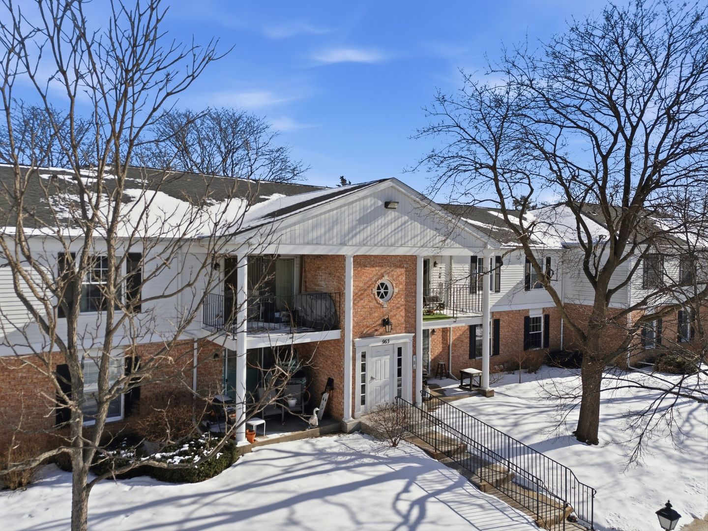 963 Golf Course Road, Unit 5 Crystal Lake, IL 60014 - Photo 2 of 15