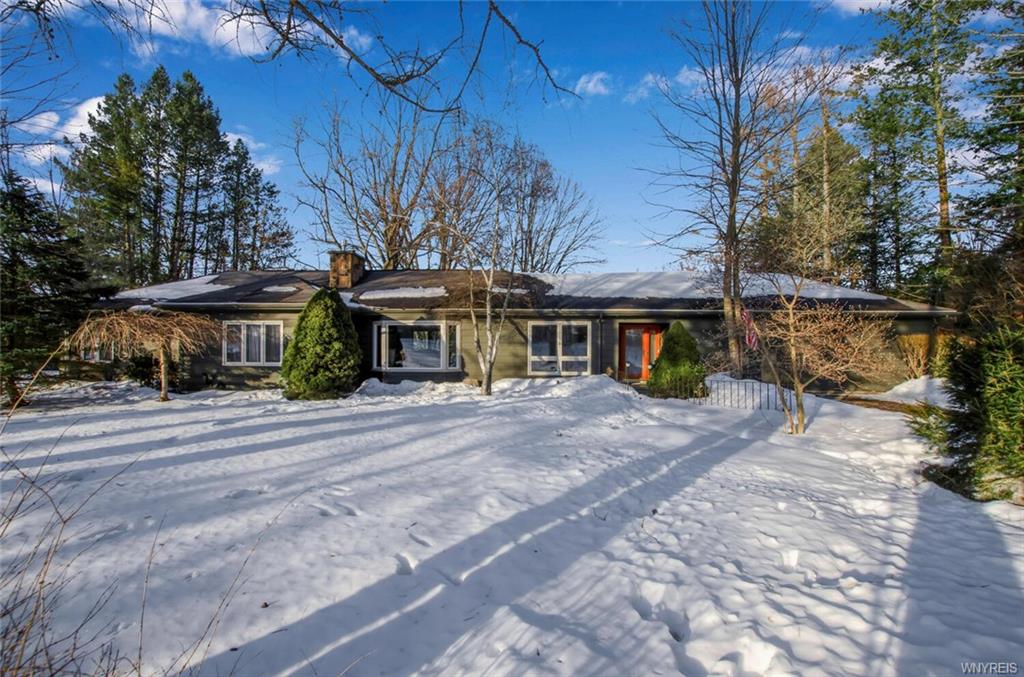 3324 South Creek Road, Hamburg, NY 14075 Compass