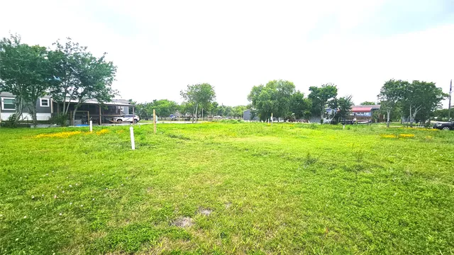 $400 | 2375 Avenue D, San Leon, TX 77539