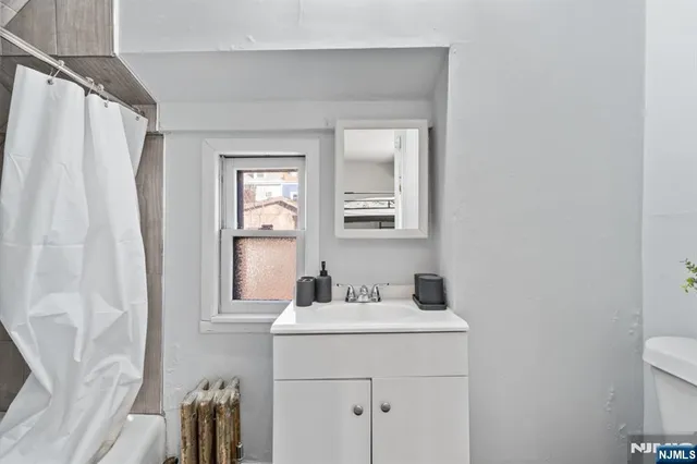 $599,999 | 9 East 51st Street, Bayonne, NJ 07002