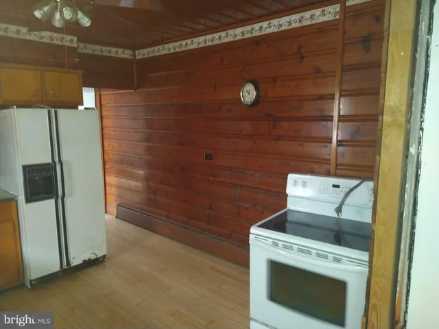 $950 | 634 East 4th Street, Mount Carmel, PA 17851