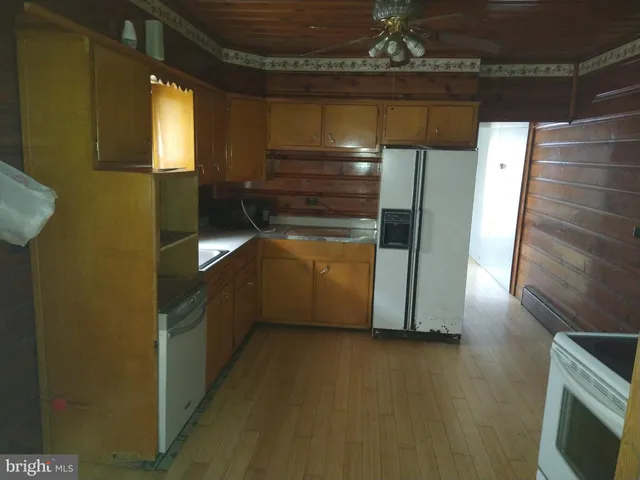 $950 | 634 East 4th Street, Mount Carmel, PA 17851