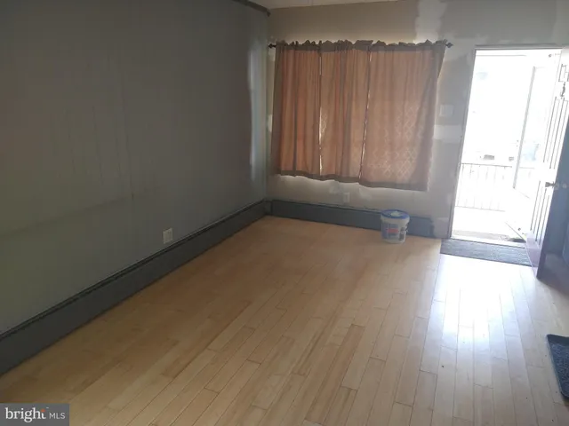 $950 | 634 East 4th Street, Mount Carmel, PA 17851