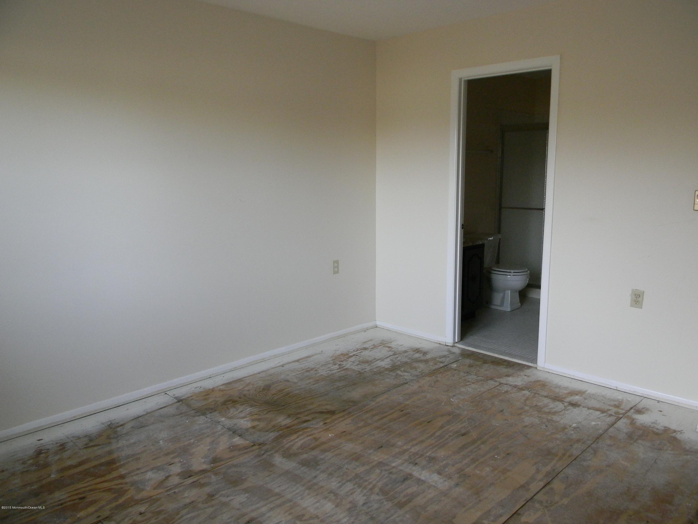 41 Sycamore Access Road, Unit 15 Manahawkin, NJ 08050 - Photo 7 of 13 004