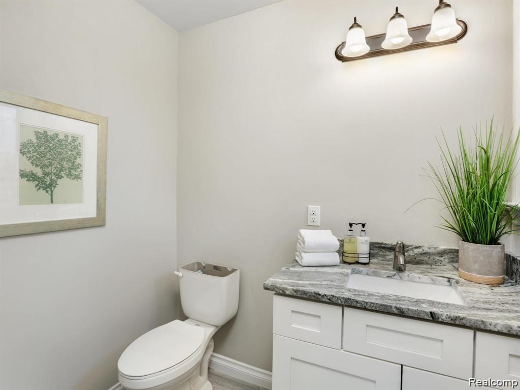 5375 Rochester Road Leonard, MI 48367 - Photo 22 of 49