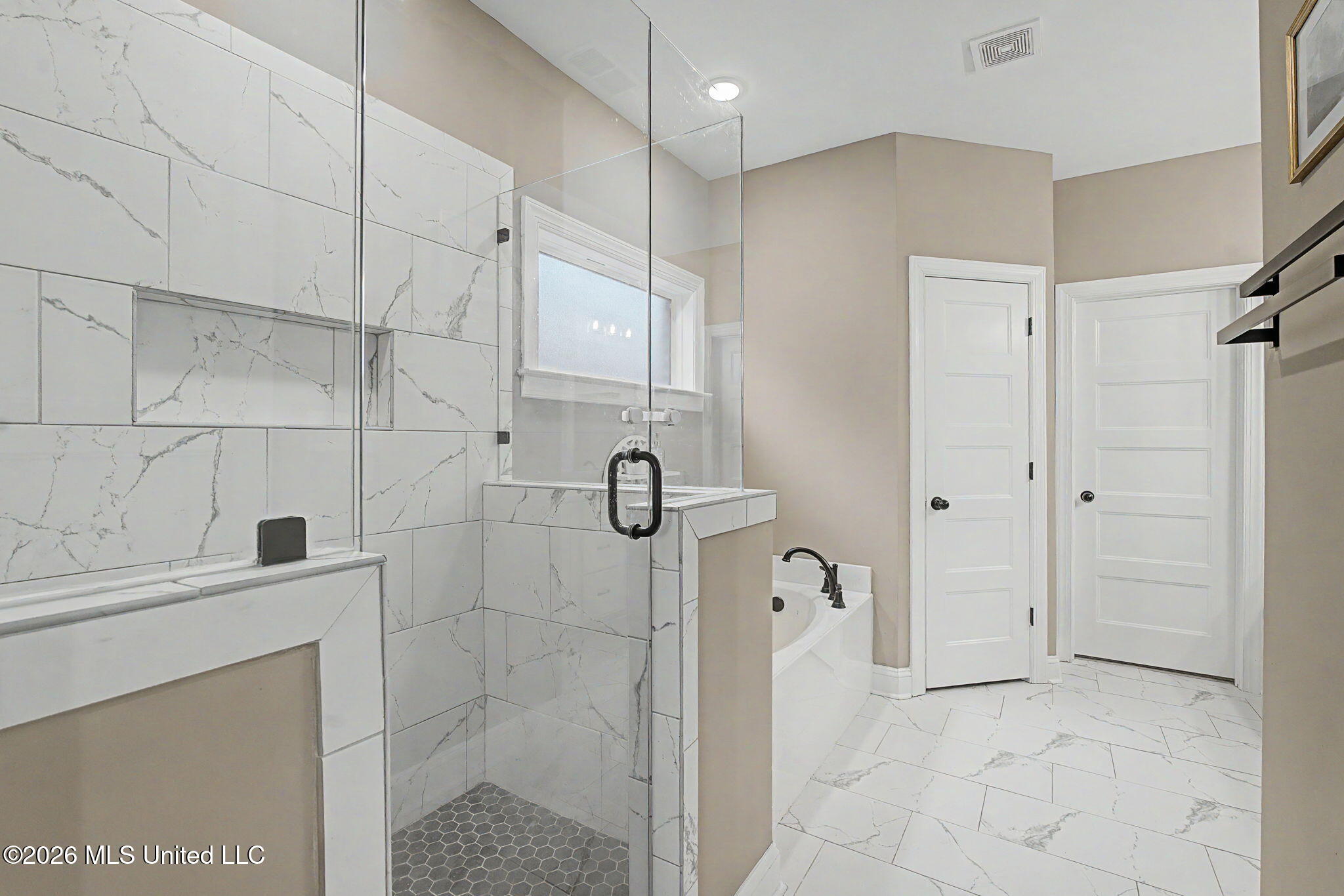 1614 Fall Gdn Drive Hernando, MS 38632 - Photo 25 of 56 Frameless Shower