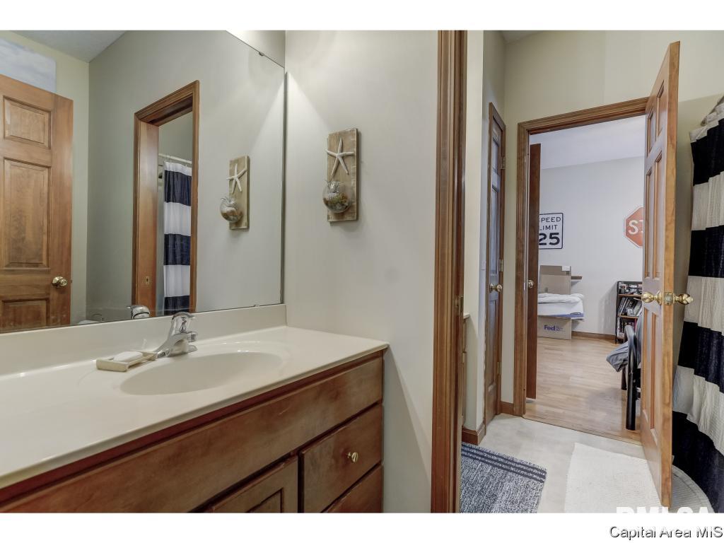 3916 Surry Pl Lane Springfield, IL 62711 - Photo 19 of 36