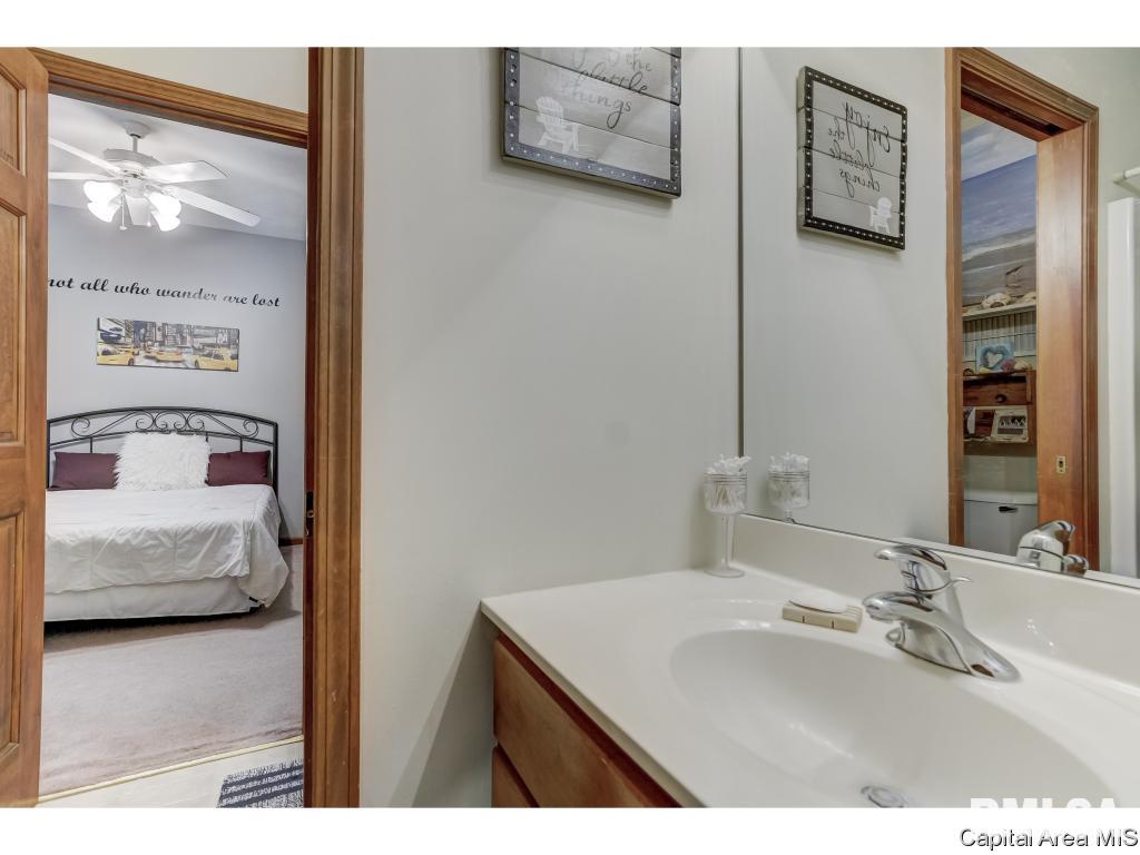 3916 Surry Pl Lane Springfield, IL 62711 - Photo 20 of 36