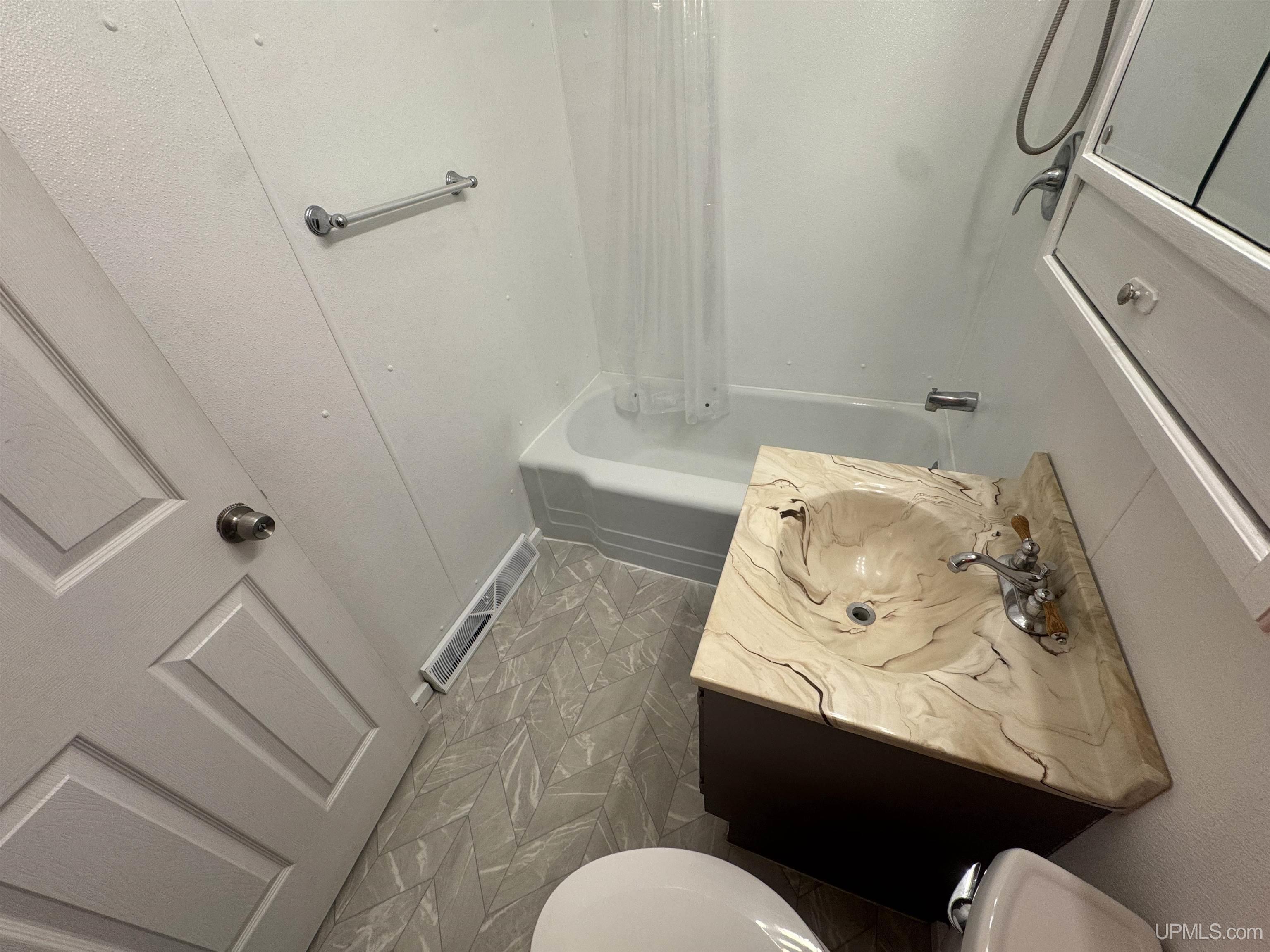 1857 Ledge Street Niagara, WI 54151 - Photo 17 of 31