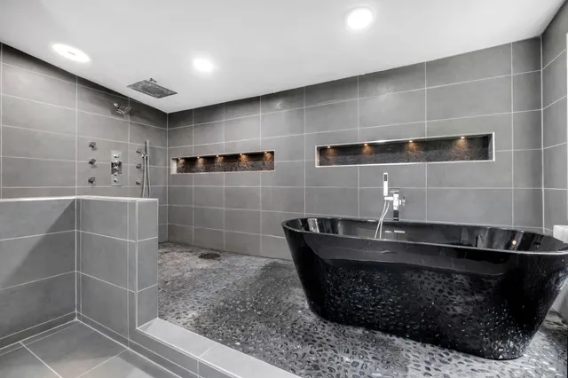 $180,000 | 223 Tropicaire Street, Tallahassee, FL 32305