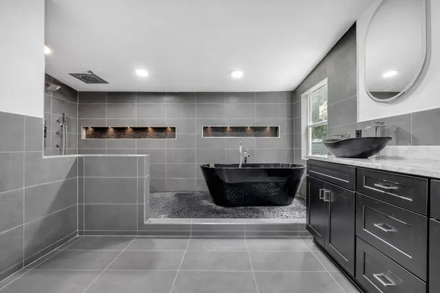 $180,000 | 223 Tropicaire Street, Tallahassee, FL 32305