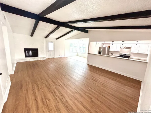 $1,525 | 624 Jamie Sue Drive, Converse, TX 78109