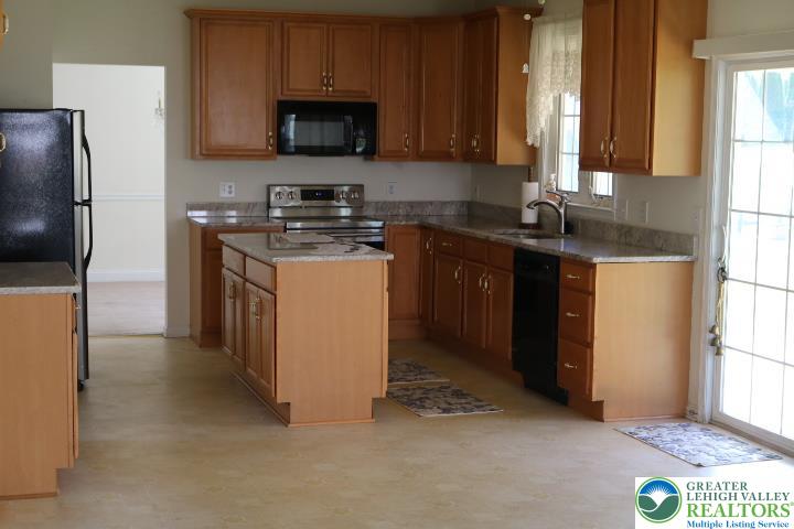 2509 Somerset Road Whitehall, PA 18052 - Photo 23 of 58 Gallery Image 23