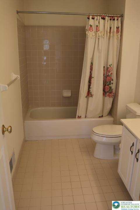2509 Somerset Road Whitehall, PA 18052 - Photo 37 of 58 Hall Full Bathroom