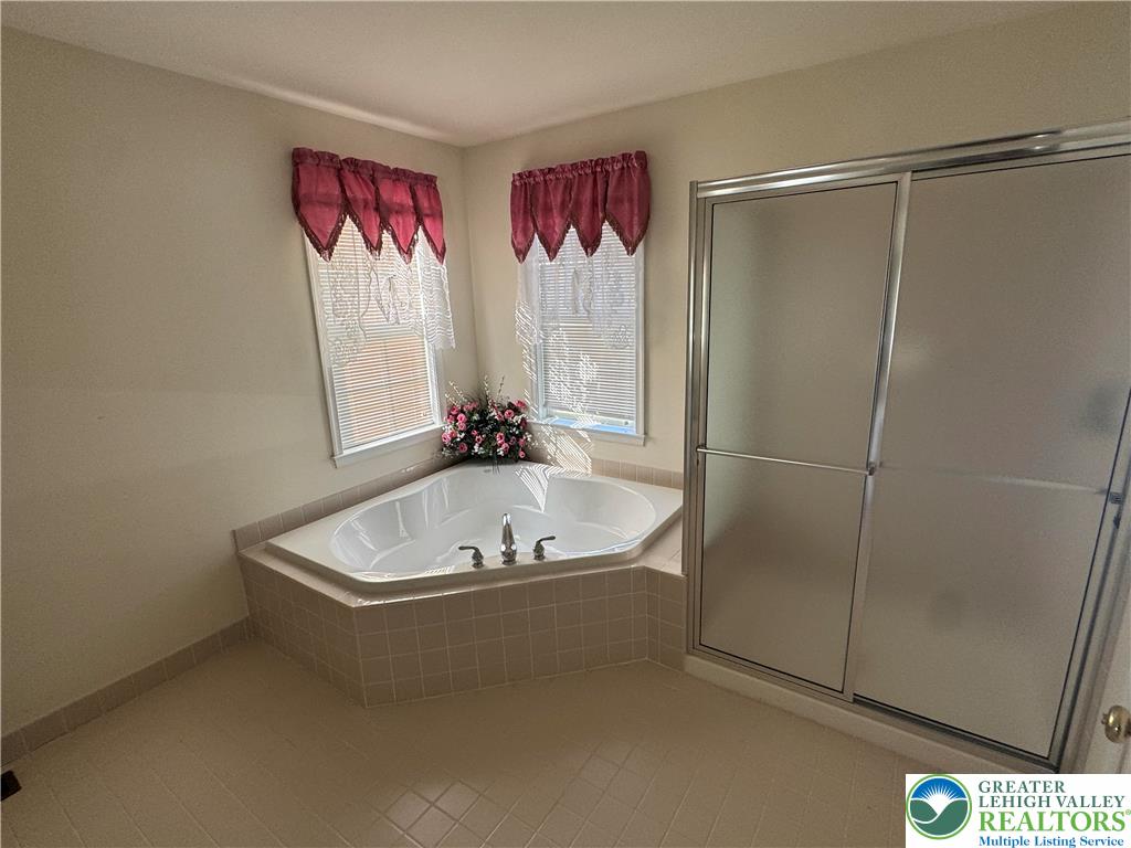 2509 Somerset Road Whitehall, PA 18052 - Photo 45 of 58 Master Bathroom Garden Tub