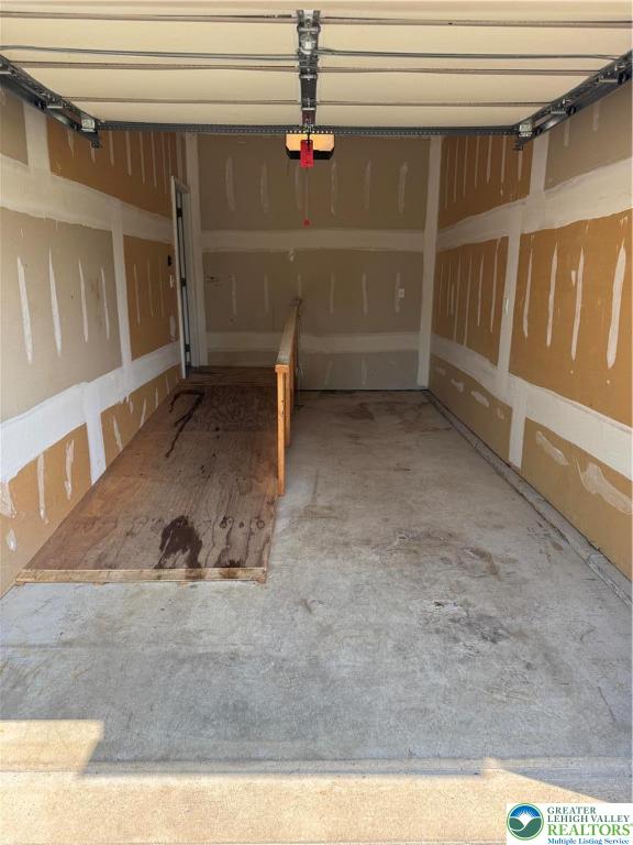 2509 Somerset Road Whitehall, PA 18052 - Photo 53 of 58 Garage