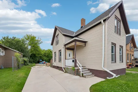 $195,000 | 1222 Summit Avenue, Racine, WI 53404