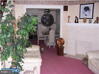 384 Avon Road Upper Darby, PA 19082 - Photo 2 of 5