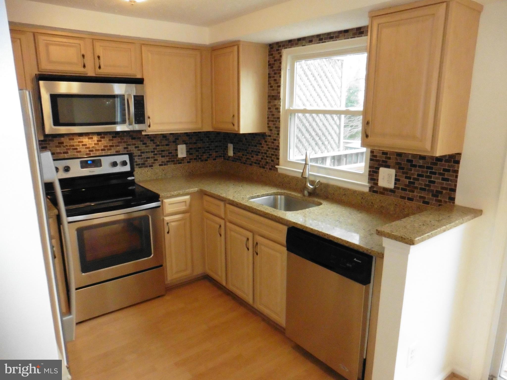 7491 Wounded Knee Road Lorton, VA 22079 - Photo 3 of 25 Kitchen