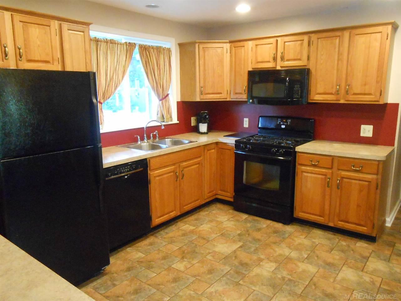 3286 Norton Lawn Rochester Hills, MI 48307 - Photo 9 of 21 Gallery Image 9
