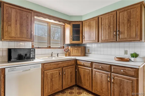 $269,900 | 39 Cardy Lane, Cheektowaga, NY 14043