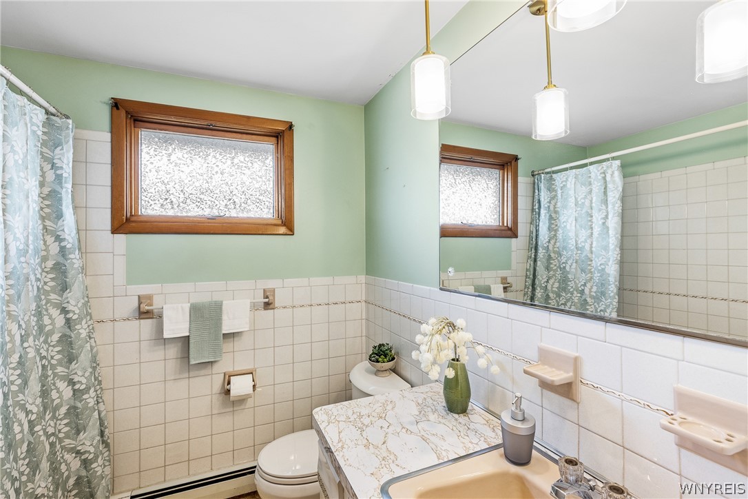 39 Cardy Lane Cheektowaga, NY 14043 - Photo 19 of 32 Full bath with tub shower