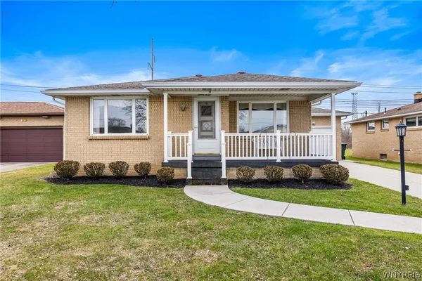 $269,900 | 39 Cardy Lane, Cheektowaga, NY 14043