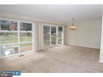 454 Foster Drive Springfield, PA 19064 - Photo 2 of 6 Living Room