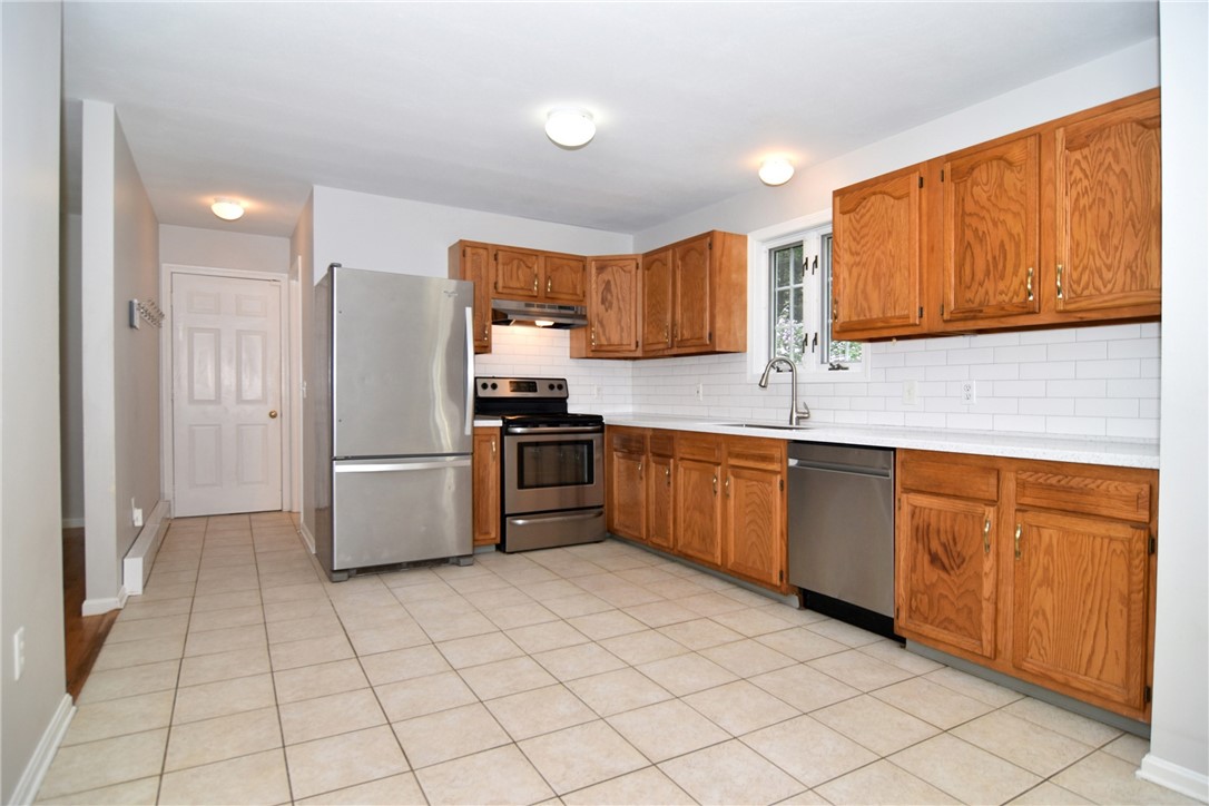 649 Chestnut Hill Road South Kingstown, RI 02879 - Photo 5 of 41