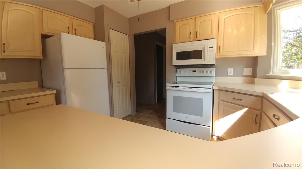 2030 Rector Court Canton, MI 48188 - Photo 9 of 42 20170815_171437.jpg