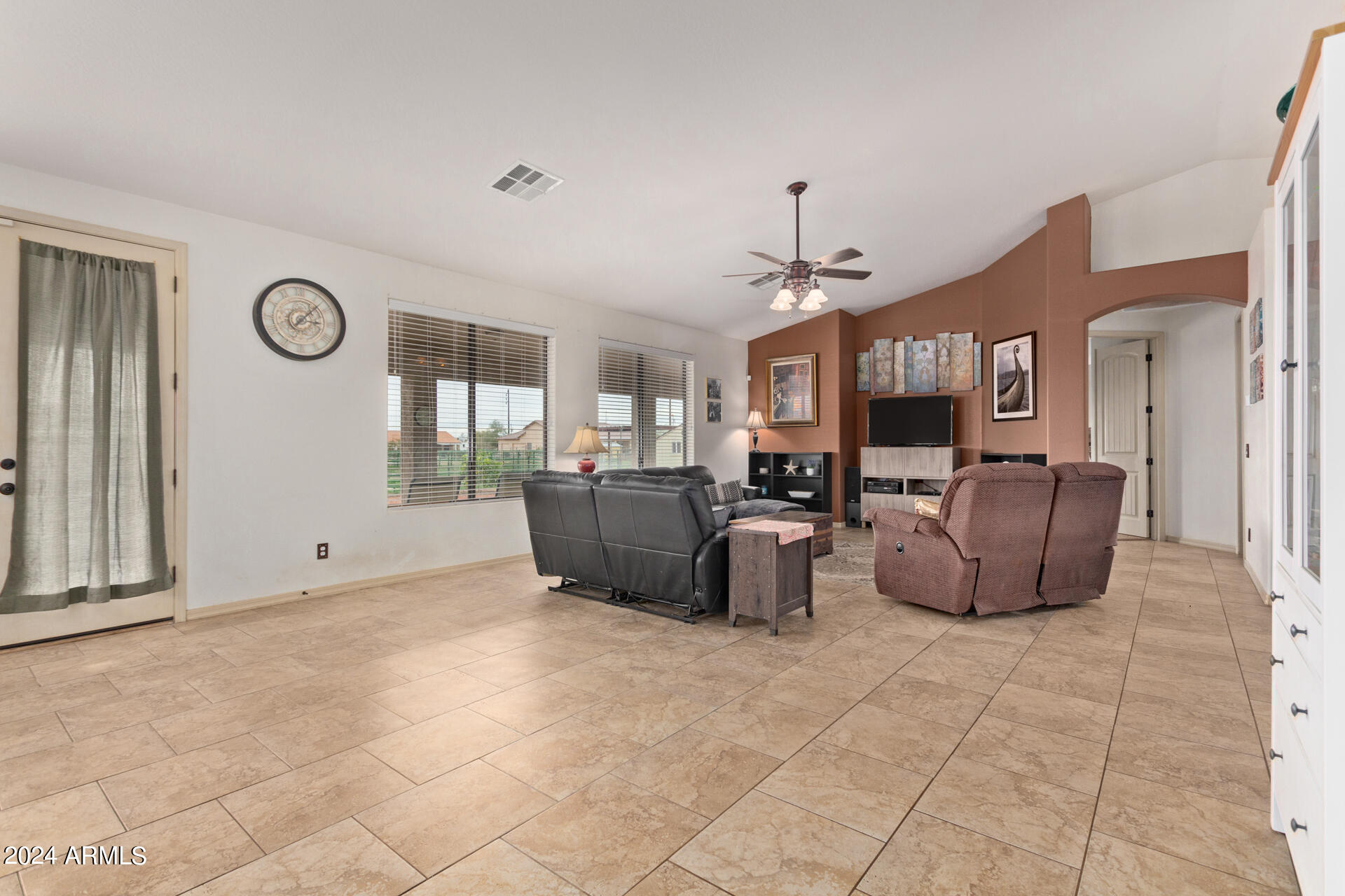 14104 South Tuthill Road Buckeye, AZ 85326 - Photo 9 of 55 09 - Tuthill