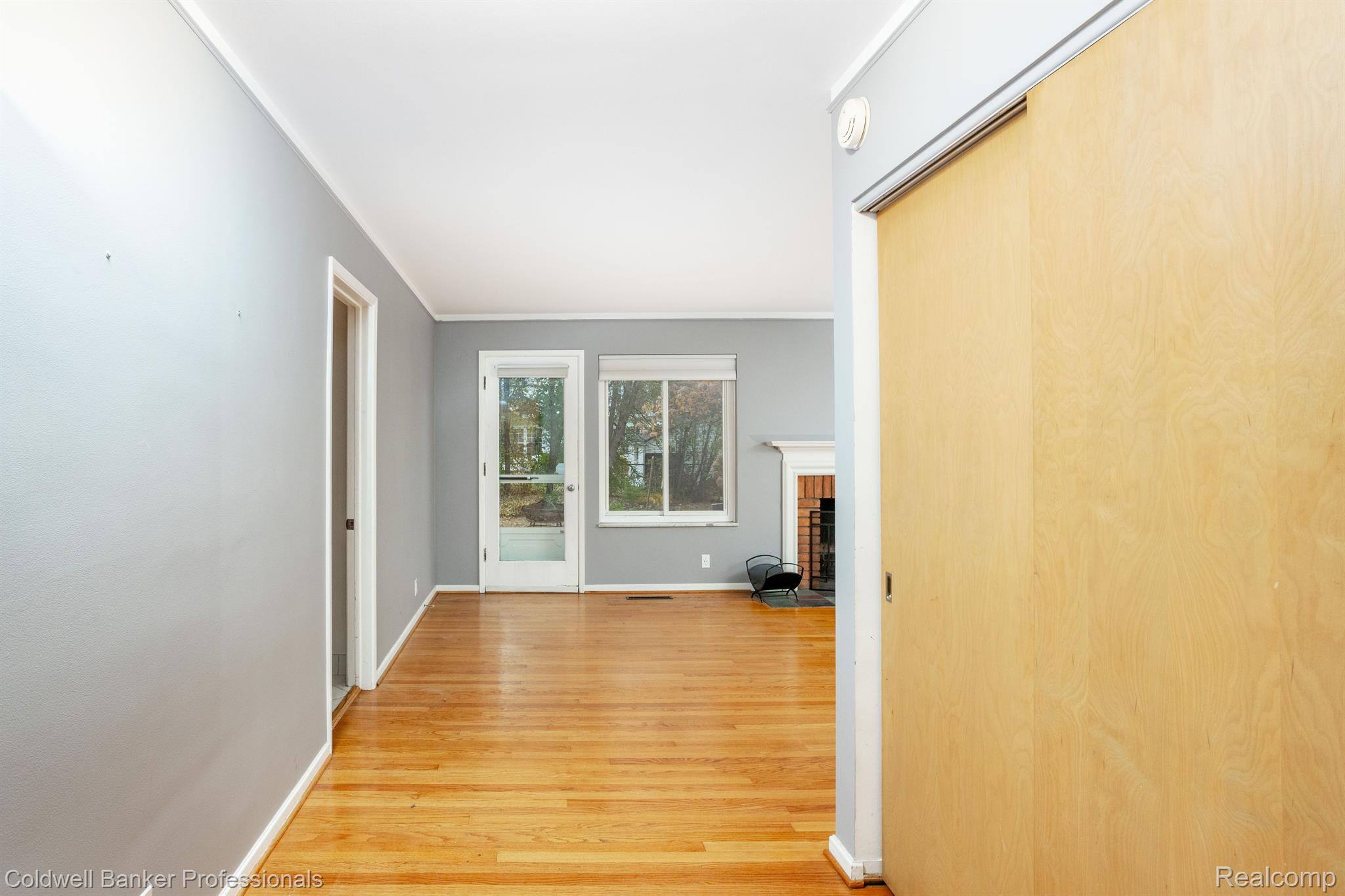 427 Lexington Road Grosse Pointe, MI 48236 - Photo 4 of 22 Gallery Image 4