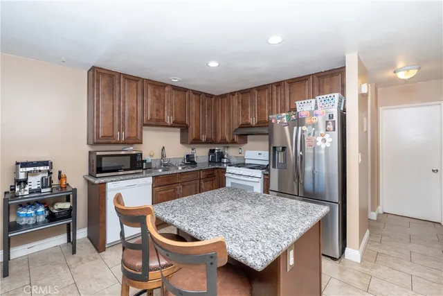 $525,000 | 1143 South Clifpark Circle, Anaheim, CA 92805