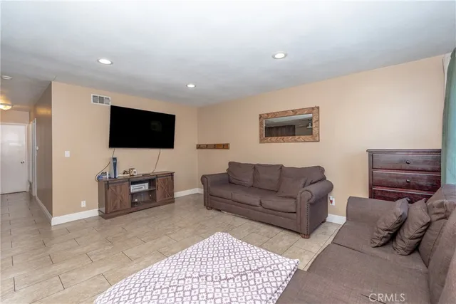 $525,000 | 1143 South Clifpark Circle, Anaheim, CA 92805