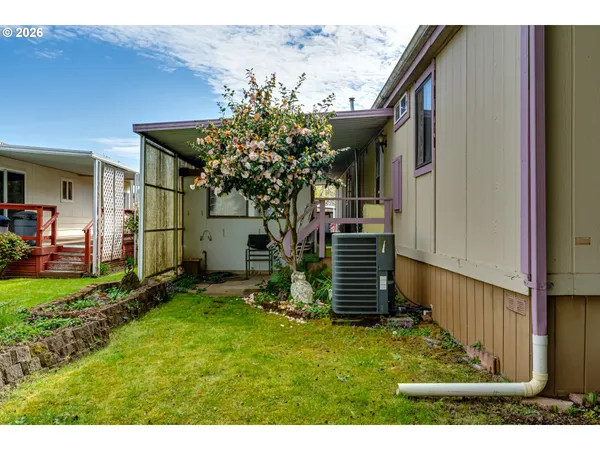 $65,000 | 1225 West 10th Avenue, Unit 18, Junction City, OR 97448