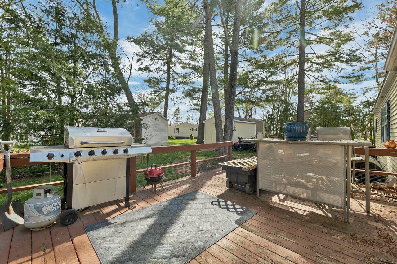 7 North Dewberry Rochester, NH 03867 - Photo 24 of 45