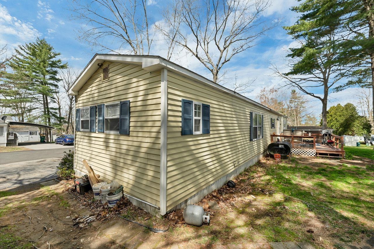 7 North Dewberry Rochester, NH 03867 - Photo 27 of 45