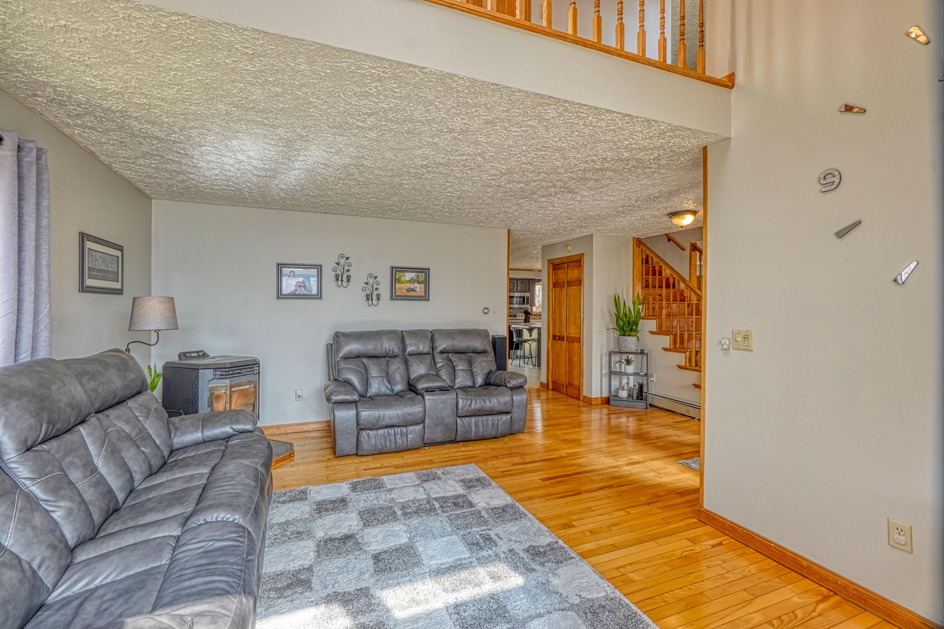 214 Windsor Road Chelsea, ME 04330 - Photo 14 of 42 Living room