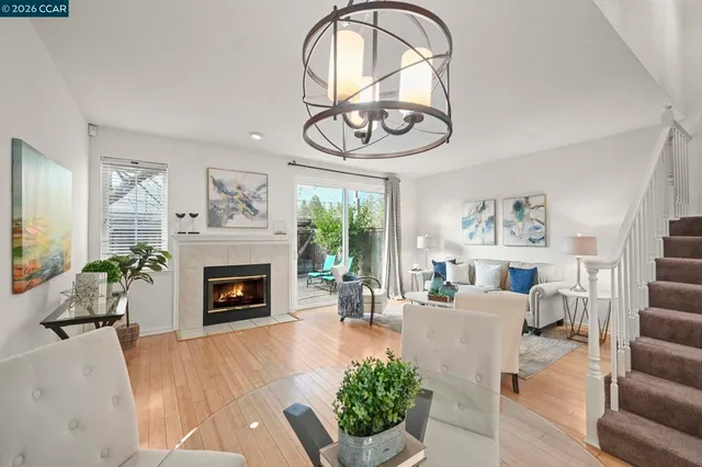 $1,049,000 | 35-35 Danville Oak Place, Danville, CA 94526