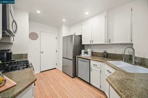 $1,049,000 | 35-35 Danville Oak Place, Danville, CA 94526